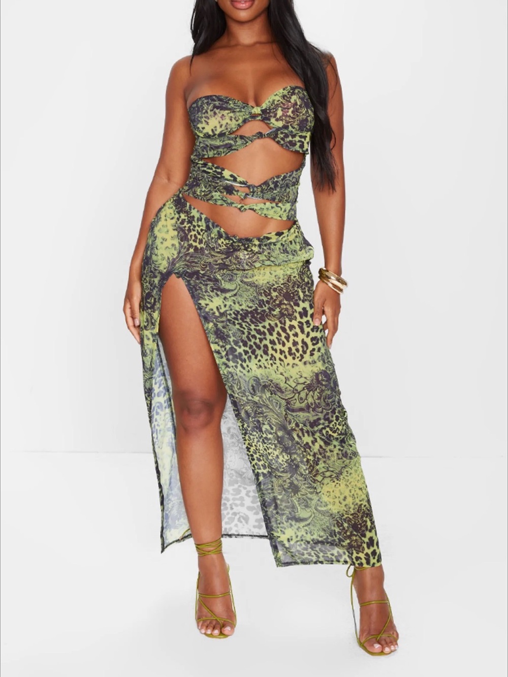 Like new PrettyLittleThing Shape Chiffon Tiger
Printed Bandeau Cut Out Split Max